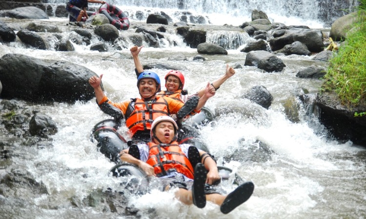 Wisata Alam Abung River Tubing